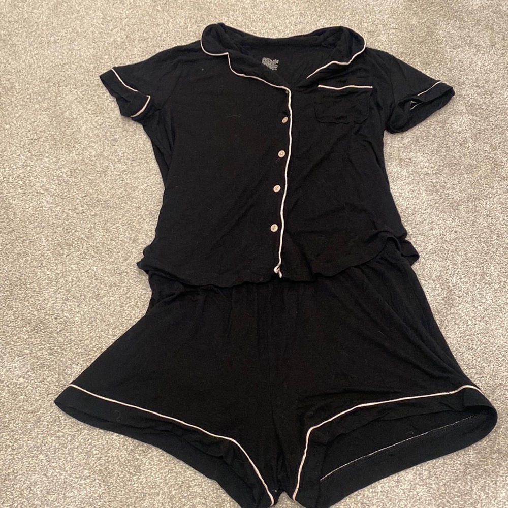 Super soft black pjs set. Size medium for both pieces